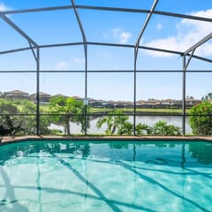 8BR Lakefront Villa, Private Pool & Game Room