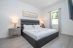 Luxury 5BR Villa • Private Pool Near Disney - Image 5