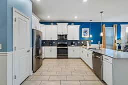 Spacious 8Bd Retreat with Private Pool near Disney - Image 4