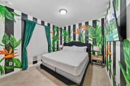 Lux 5BR Villa • Private Pool • Sleeps 10 • Disney - Image 5