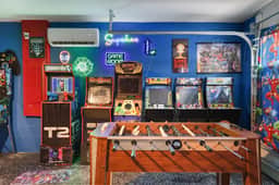 6BR Villa: Pool, Hot Tub & Game Room – Near Disney - Image 4