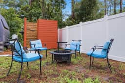 Tropical Getaway RV Retreat- Private & Cozy! - Image 4
