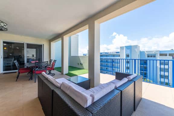 Luxury 3BR Ocean View Family Condo w/ Pool - Image 1