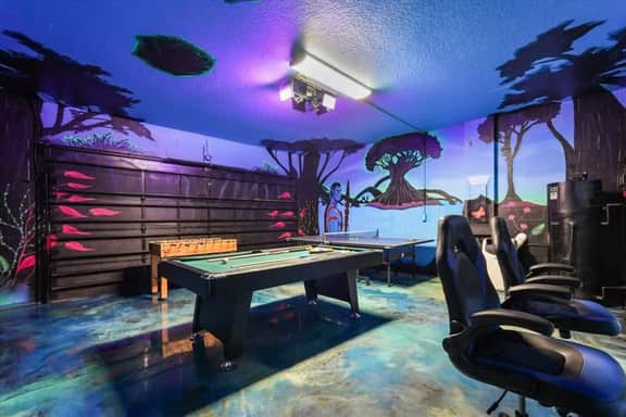 9BR Disney Getaway with Themed Rooms and Theater - Image 4