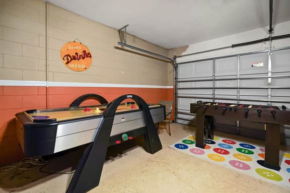 4BR Villa Private Pool and Game Room near Disney - Image 3