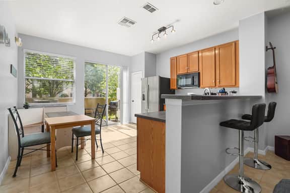 3BR Villa in Gated HOA Near Disney - Image 3