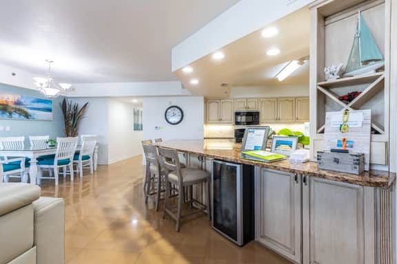 Luxury 3BR Ocean View Family Condo w/ Pool - Image 4