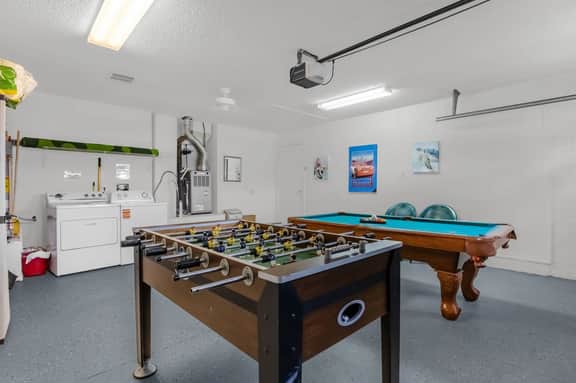 4BR Family Retreat with Private Pool, Near Disney - Image 2