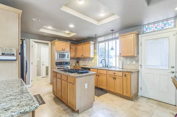 3BR Villa • Game Room, Fireplace • In Reno - Image 4