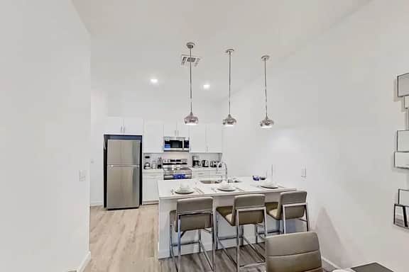 5-BR Modern Family Home w/ Pool• Near Disney - Image 4