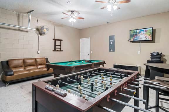 7BR Disney Villa, Pool, Hot Tub & Game Room - Image 2