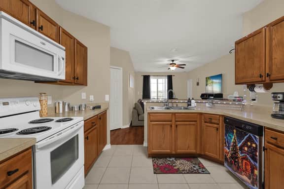 Cozy 3BR Near Disney & ChampionsGate - Image 4