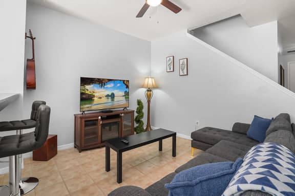 3BR Villa in Gated HOA Near Disney - Image 1