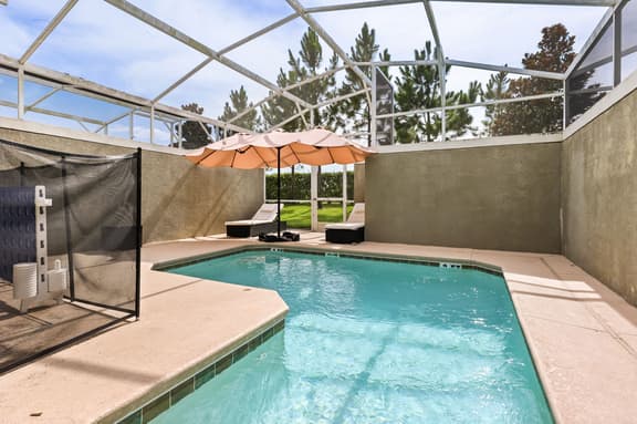 4BR Luxury Retreat in Champions Gate, Near Disney - Image 1
