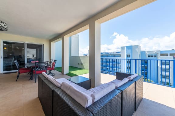 Luxury 3BR Ocean View Family Condo w/ Pool - Image 1