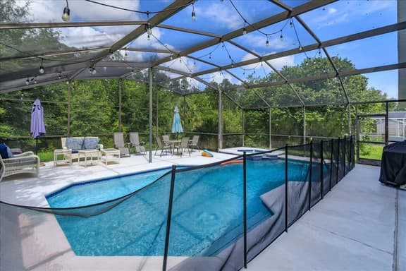 4BR Oasis w/Pool & Backyard Near Disney - Image 1