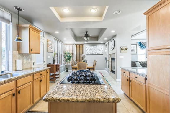 3BR Villa • Game Room, Fireplace • In Reno - Image 1
