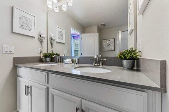 Luxury 9BR Villa w/ Pool & Game Room Near Disney - Image 1